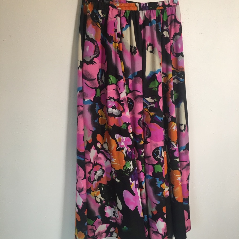 Long A line colorful skirt.